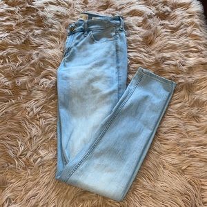 Hollister light wash jeans NO RIPS